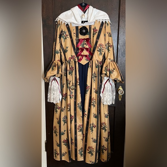 Meet your Posher, Nancy - Picture 9 of 16